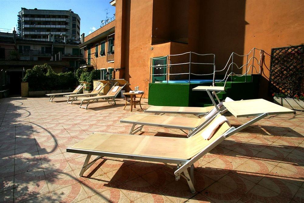Hotel Cavour Рапалло Екстер'єр фото