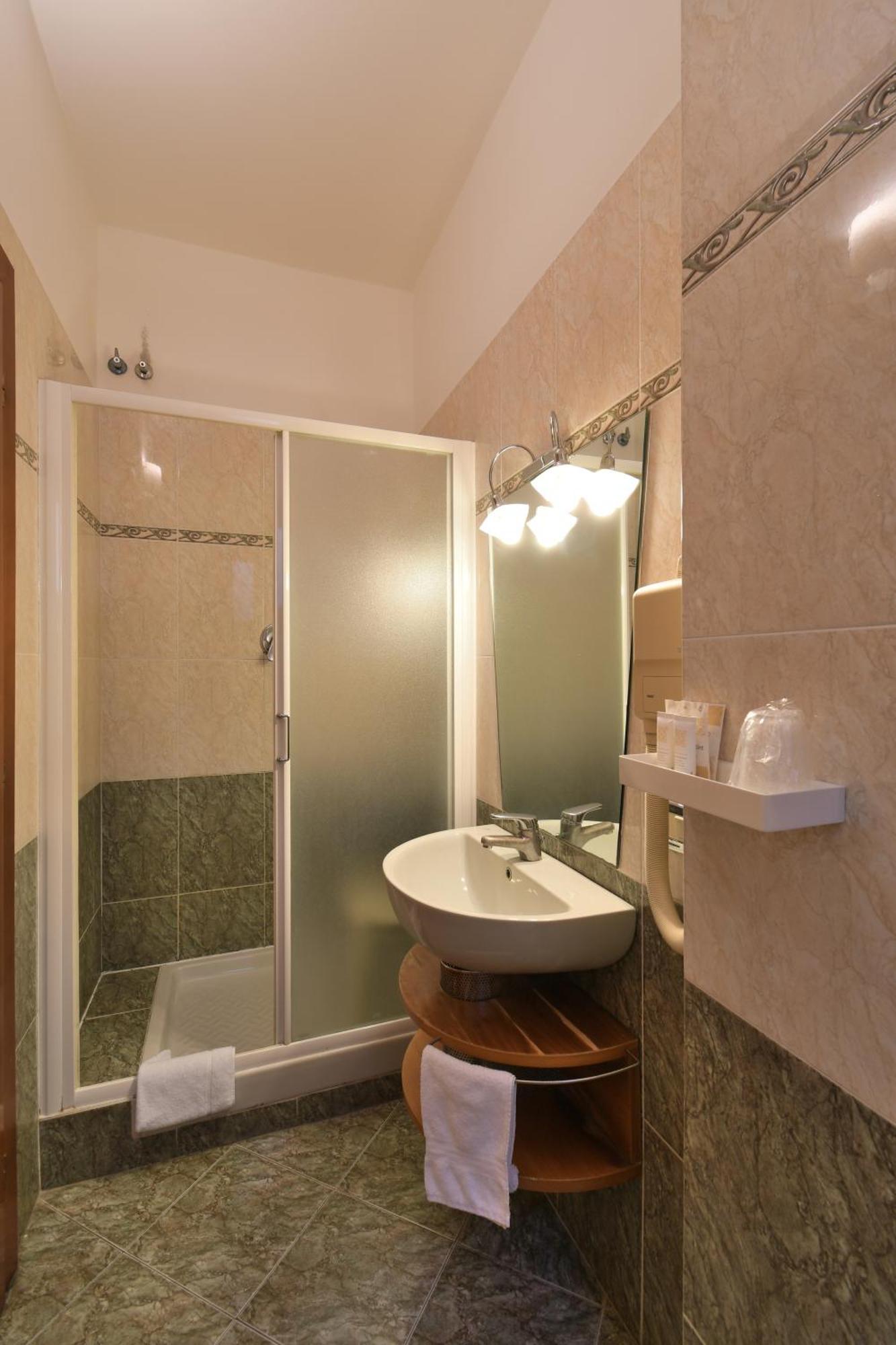 Hotel Cavour Рапалло Екстер'єр фото