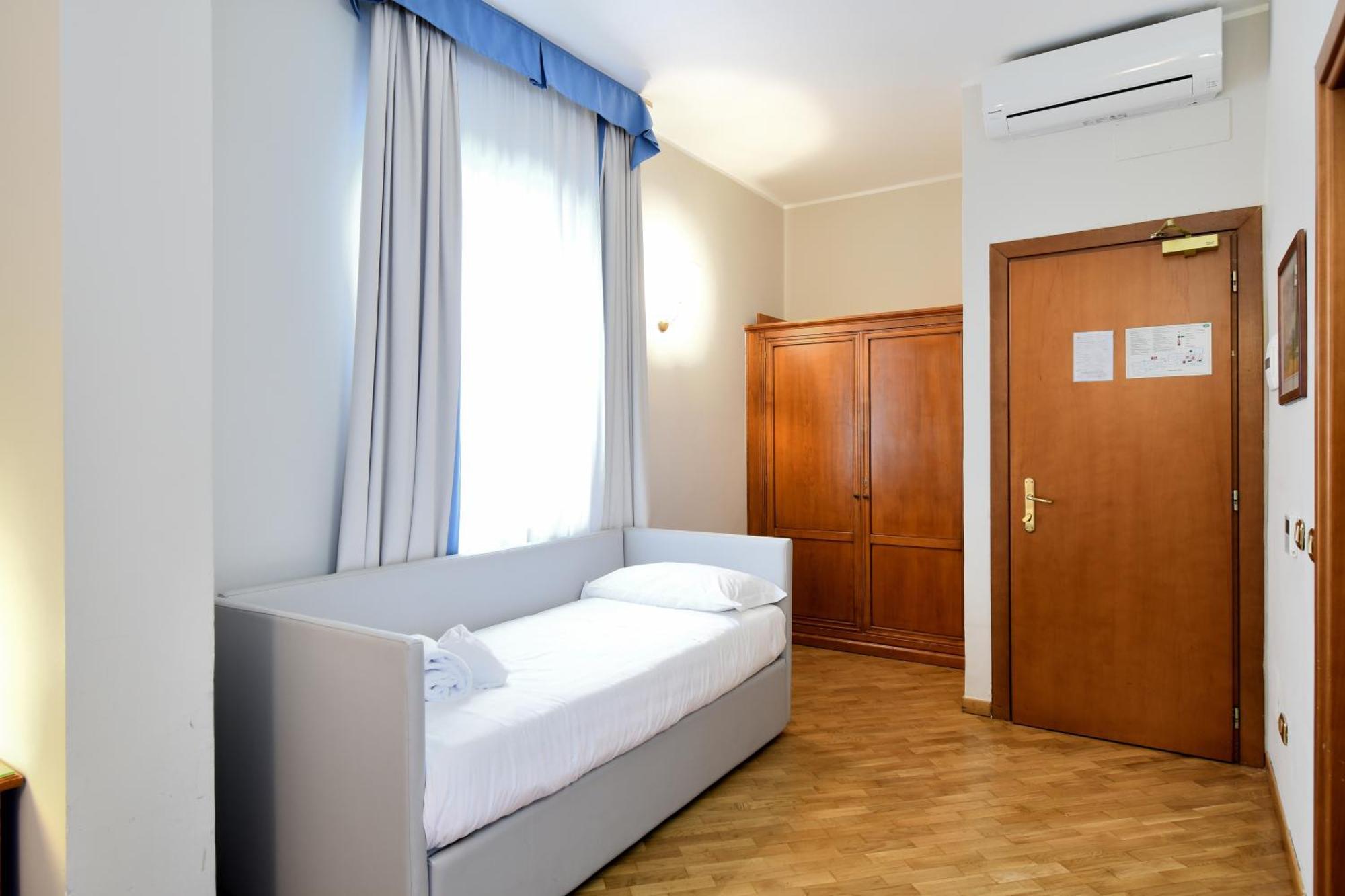 Hotel Cavour Рапалло Екстер'єр фото