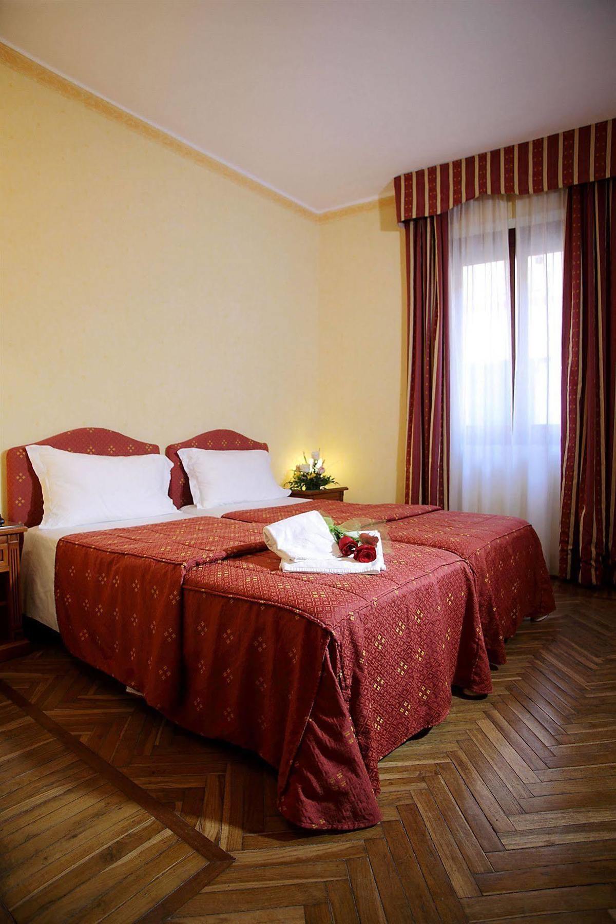 Hotel Cavour Рапалло Екстер'єр фото